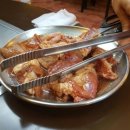 골목 돼지 이미지