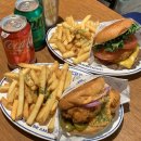 일산역 1번출입구 주변 | 군자역 맛집 광진구 수제버거 맛집 버거보이 군자점 빅버거 핫치킨버거 세트 후기