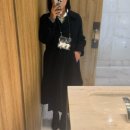 시선강탈 프레젠테이션 디자인 | 남자친구가 반할 연말 데이트룩? 조용히 시선 강탈하는 블랙무드 하객룩 코디