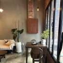 도키메로스터리 | 군산카페 [도키메 로스터리] 핸드드립커피와 소금빵이 맛있는 철길마을 카페