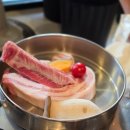 신촌고기창고 | 고기창고 신촌, 직접 구워주는 금돈 뼈 삼겹의 쫄깃한 식감과 육즙 후기