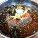메밀의 담백한 향과 시원한 맛을 즐길 수 있는 막국수 맛집 5곳 이미지