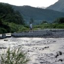 두밀리 흙집 이미지