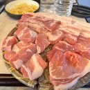 수내역 보행자도로 | 분당 고기 맛집 추천 육즙이 죽여 주는 흑돼지 맛집 육일돈 후기