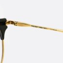 유아이 안경 이미지