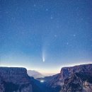 2020-08-03 비코스 협곡 너머 혜성 NEOWISE(Comet NEOWISE over Vikos Gorge) 이미지