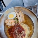 용팔이밀면 이미지