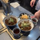 스트리트푸드파이터 도쿄 맛집 | 츠키지 시장 키츠네야 곱창덮밥 후기