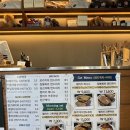 봄의언덕 | 대구 청라언덕 카페 칼리프에서 만난 파네토네와 샌드위치 맛 솔직후기