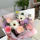 그꽃카페 | 홍천꽃집 문득그꽃 플라워카페 인테리어용화분 플라워카페 졸업식꽃다발 승진축하