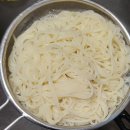 매콤 비빔국수 휘릭 이미지