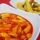 `아딸 떡볶이` 창업자 부부 이혼으로 상호 `감탄 떡볶이`로 바꾼다 이미지