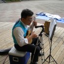 우쿨렐레 연주 이미지