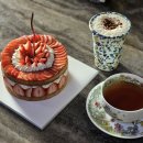일산 시즌별로 케익이 바뀌는 디저트 맛집 클레어 파티시에 딸기 다쿠아즈케이크 후기