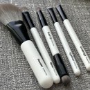 휴대용 메이크업 브러쉬 플라리아 X 카카오프렌즈 두들두들 에디션 | 6종 브러쉬, 퍼프, 클린스펀지 추천