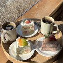 7064 | 춘천 카페 과일 듬뿍 쌀케이크가 맛있는 춘천 케이크 전문점 ‘쉬러와’