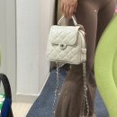 20대30대 여자친구 선물 추천 카디널레드 디자이너백 신상 to-art BAG 화이트 구매후기 (착샷)