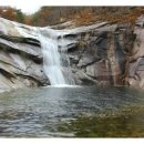 내면의 평온을 찾는 명상 이미지