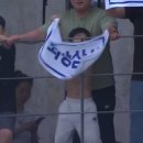 그래 햇살 탓일까 아지랑이 피는 하늘 잠시 감은 눈에 나도 몰래 생각이 나