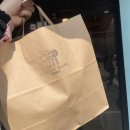 산딸기 | 성북동 빵집 샤뽀블랑｜방송출연한 성북동 베이커리 메론빵 산딸기프레첼 추천 후기