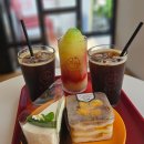 사천 바다뷰 카페 이유갤러리 카페에서 맛있는 디저트 먹기(ft.플롯맛집)