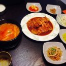 김치찌개와 돈까스 이미지