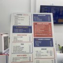 카페홈즈 영등포아이비밸리점 수박주스 바스크치즈케이크