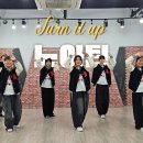 Turn it up 이미지