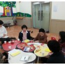 담장 허무는 엄마들 이미지