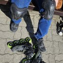 인라인스케이트장 앞 이미지