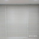 씨유 풍암주은모아점 | 전문매장 블라인드갤러리에서 구매 설치한 풍암동 주은모아 24평 거실 엔틱 우드블라인드 안방 큐브콤비...