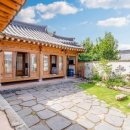 한옥펜션문 이미지