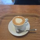 조용한아침 | 분당 아스트로커피 후기｜에스프레소 콘파냐로 시작한 플로리스트의 조용한 아침