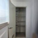 양산시친환경에너지타운 | 양산 범어 덕산타운 아파트 베란다 창고 무타공 팬트리선반 시공 후기┃선반장수