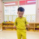 엄마<b>아빠</b> 신발을 신고 걸어요