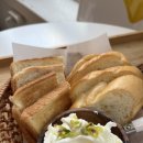 원주민 옐로우공인중개사사무소 | 서울대입구 카이막 맛집 카페 버터럼_싱그러운 인테리어는 덤🌻