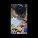 다인이가 집에서 찾은 캐릭터 한글 🥲 이미지