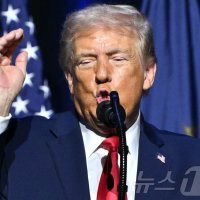 트럼프 "파월, 무능하고 부패한 멍청이…곧 물러날 것"(종합)