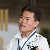 ‘허위사실 유포’ 혐의 전한길, 검찰 출석…“백악관 초청받은 사람 구속할 수 있나”