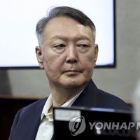 윤석열, 법정서 또 계엄 두둔…"국민 피해 줄이려 밤 10시 선포"