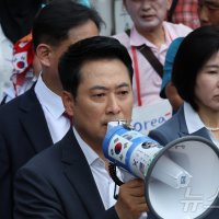 장동혁이 임명한 국힘 외신대변인…"오세훈 탐욕" "한동훈 개그맨"