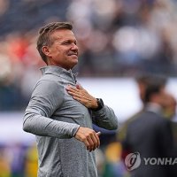[속보] 홍명보 대신 한국 사령탑 될 뻔한 ‘마쉬 감독의 캐나다’, 16강 선착