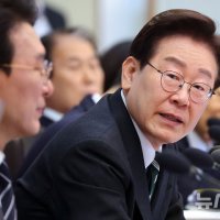 李 "주한미군 뺀 韓군사력 세계 5위…왜 외국군 없으면 자체 방어 어려운 것 같은 불안감 갖나"