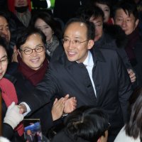 [단독] '계엄의 밤' 원대실 모인 국힘 의원들…韓에 "국회서 나가자"