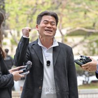 해외만 9번 출국, 소환은 7번 불응…전한길의 발목 잡은 ‘과거 행적’