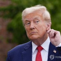 트럼프는 "호르무즈 상선 호위"⋯미 해군은 "너무 위험해 불가"