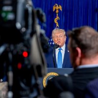 미국 민주당 “베네수 침공, 의회 승인 없는 불법”…공화당도 분열 조짐