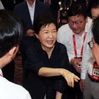 김민수 “박근혜 싫어하는 분 있겠냐…명예 회복 반드시 해야 될 일”