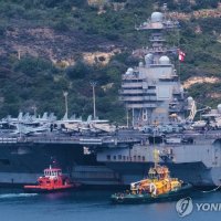 트럼프 "항모 함재기 이륙장치 전자기식→증기식 변경" 개입