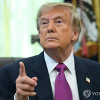 공화당은 중간선거 근심 한가득인데…트럼프는 업적 구축 열중